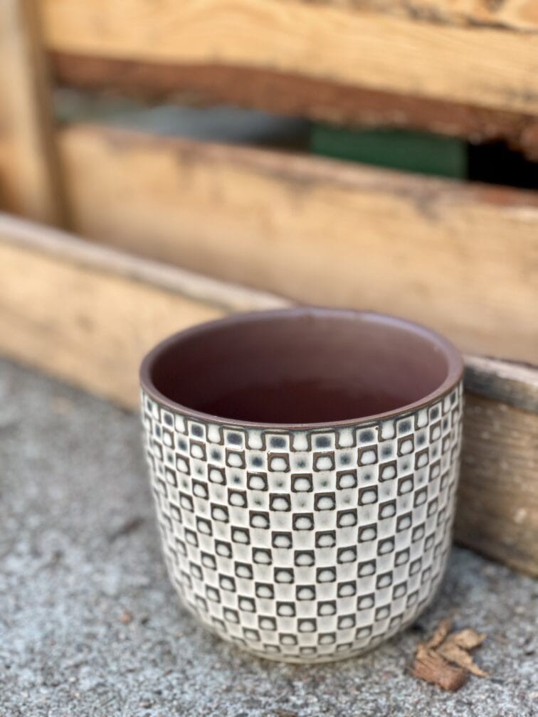 Zdjęcie doniczki lub oslonki: Osłonka Retro White 10x10 cm, ujęcie 1