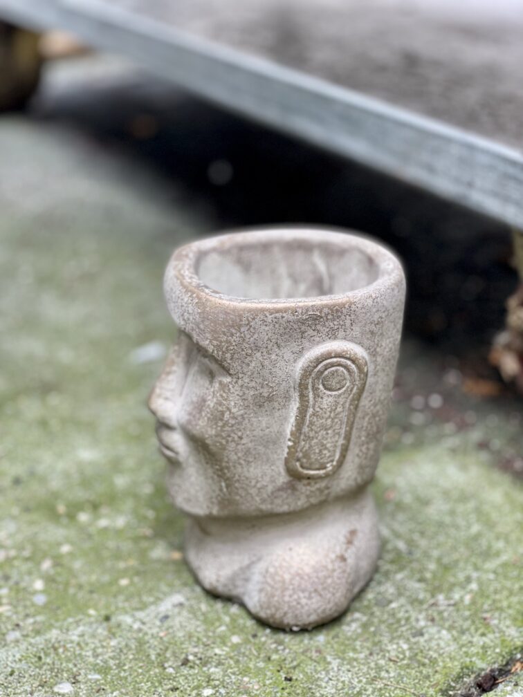 Zdjęcie doniczki lub oslonki: Oslonka Moai 8 × 16 cm, ujęcie 2
