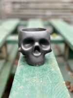 Zdjęcie doniczki lub oslonki: Osłonka Skull Black 6x8 cm, ujęcie 1
