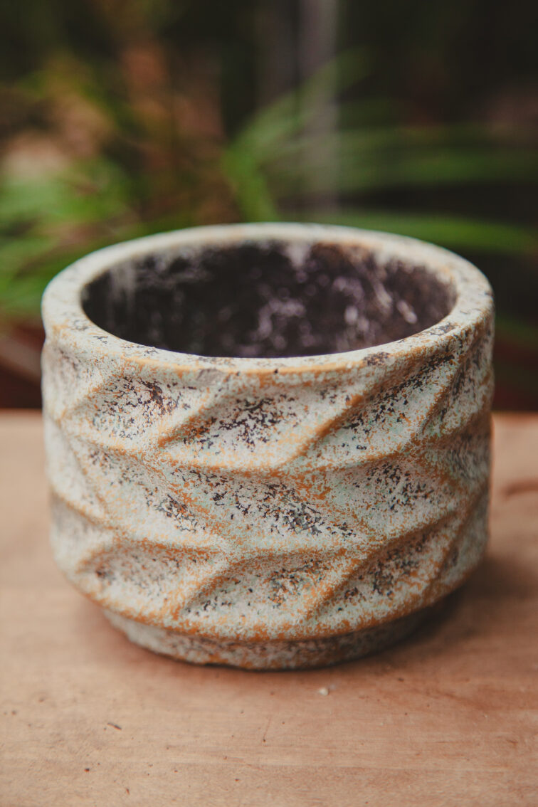 Zdjęcie doniczki lub oslonki: Osłonka Tire 9 × 9 cm, ujęcie 1